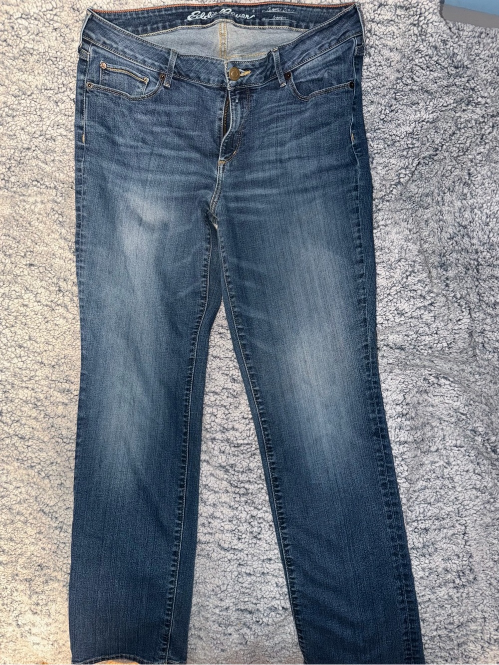 Eddie Bauer Women's Medium Wash Straight-Leg Jeans